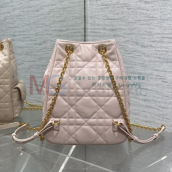 ��� Caro �̵�� ��Ƽĳ�� ü�� ���� D907550-3