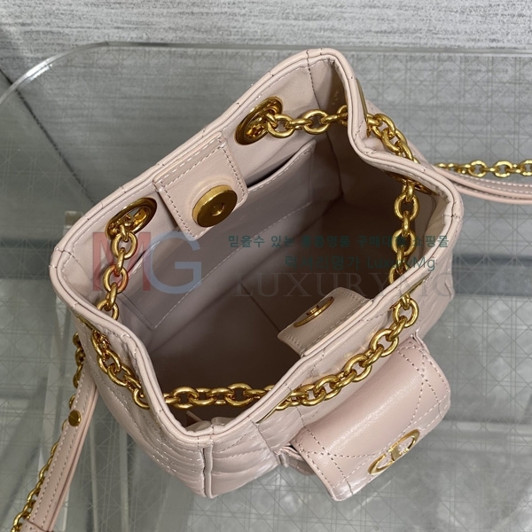 ��� Caro ���� ��Ƽĳ�� ü�� ���� D907720-3
