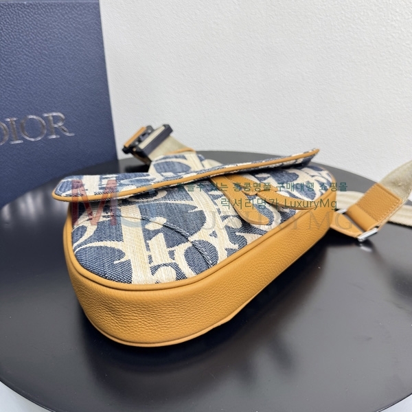 ��� ���� �� 1ADPO093-1