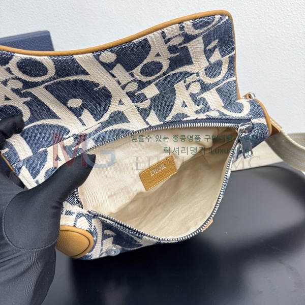 ��� ���� �� 1ADPO093-1