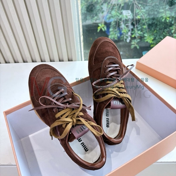 �������� �̿�̿� ����Ŀ�� M2225046