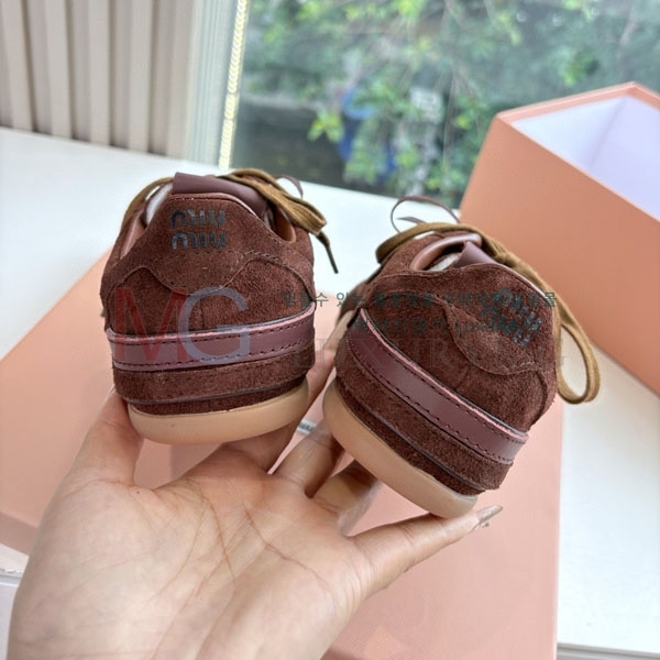 �������� �̿�̿� ����Ŀ�� M2225046