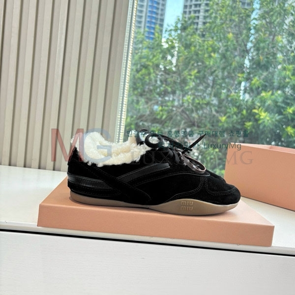 ���� �̿�̿� ����Ŀ�� M2225047