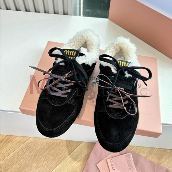 ���� �̿�̿� ����Ŀ�� M2225047