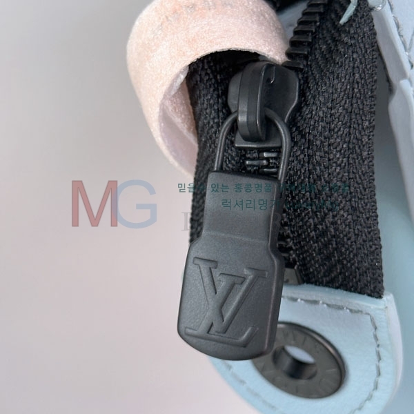 ���̺��� ����Ʈ ������ Ŭ��ġ�� M61692-204