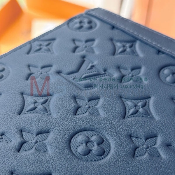 ���̺��� ����Ʈ ������ Ŭ��ġ�� M61692-205