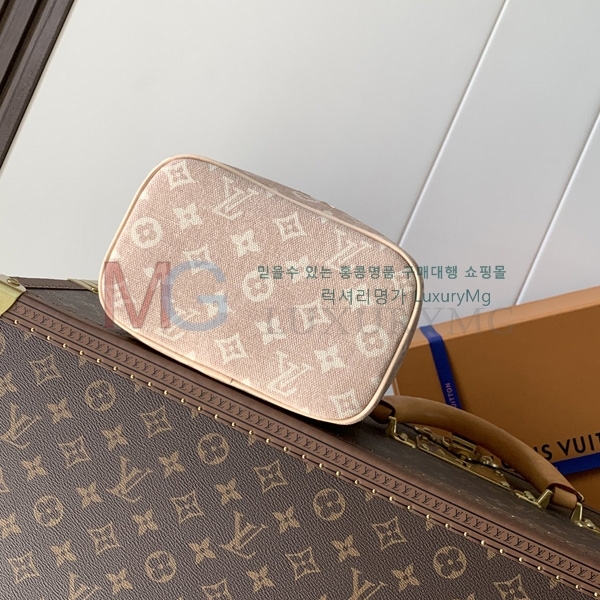 ���̺��� �Ͻ� �̴� ����Ƽ ���̽� M15170-1