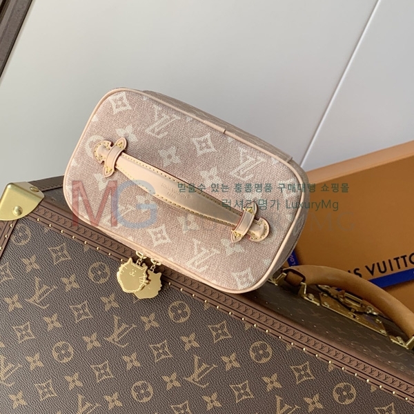 ���̺��� �Ͻ� �̴� ����Ƽ ���̽� M15170-1