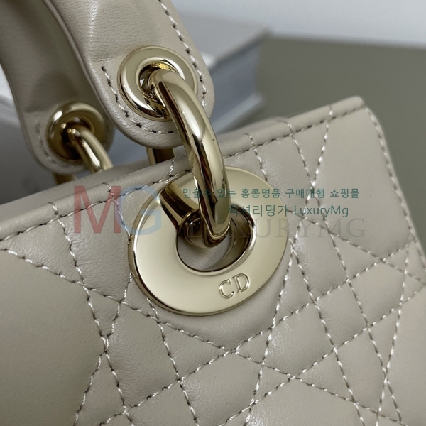 ��� ���̵� �� ���̹� M599090-102