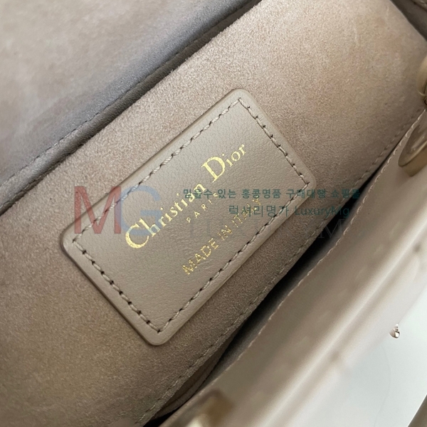 ��� ���̵� �� ���̹� M599090-102