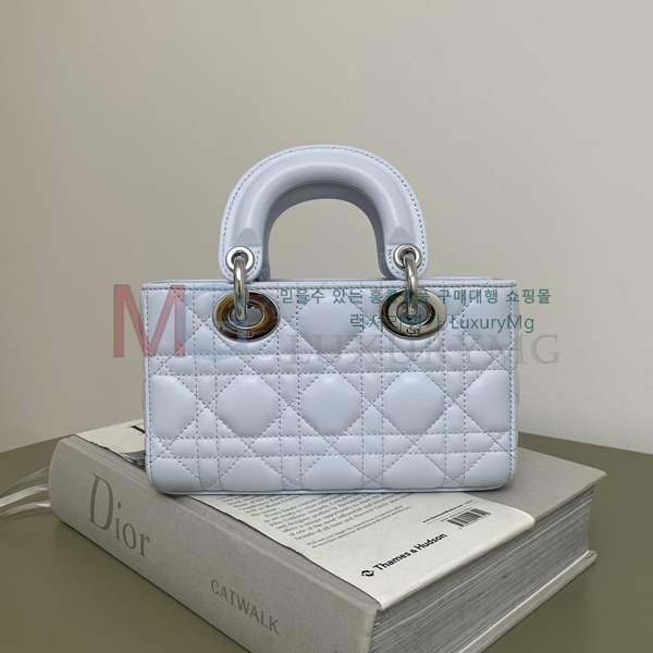 ��� ���̵� �� ���̹� M599090-101
