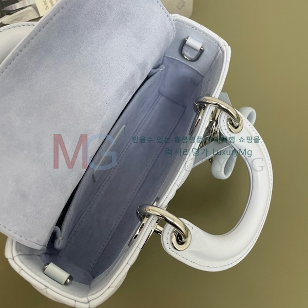 ��� ���̵� �� ���̹� M599090-101