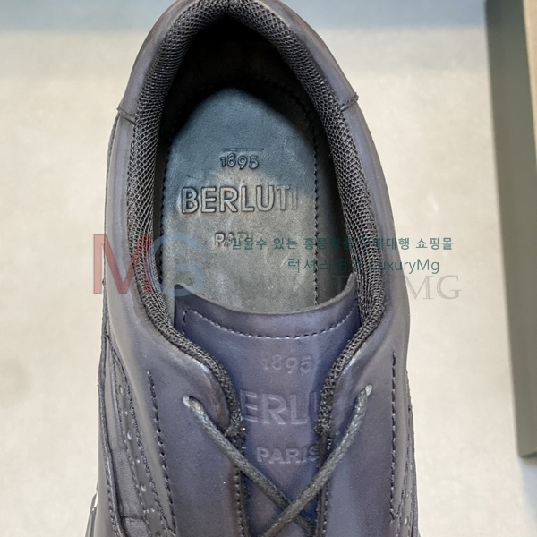 ���� ���ڷ� ��ġ�ڸ� �ȭ BC688111-1
