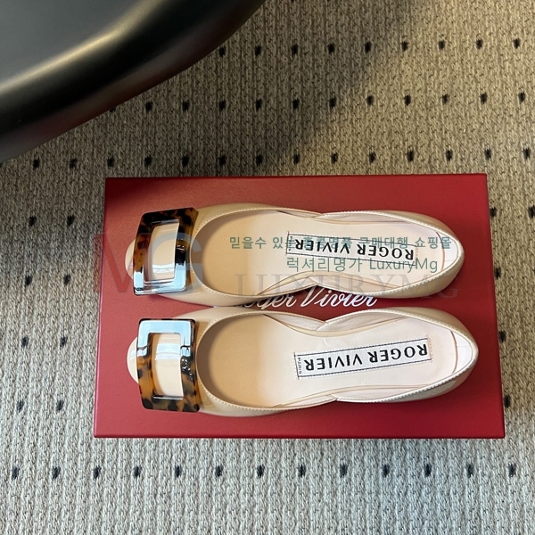 ������� �÷����� R877062
