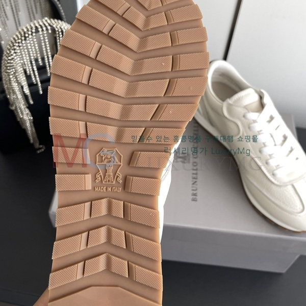  �������� ���ڷ� ��ġ�ڸ� �ȭ BC68831-1