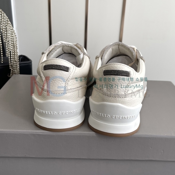  �������� ���ڷ� ��ġ�ڸ� �ȭ BC68831-1