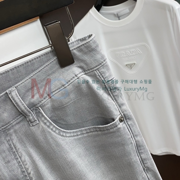 ���� ���ڷ� ��ġ�ڸ� �ݹ��� BC864883-1