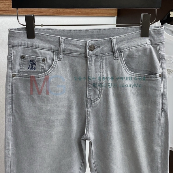 ���� ���ڷ� ��ġ�ڸ� �ݹ��� BC864883-1