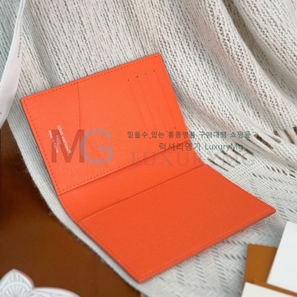���̺��� �н���Ʈ Ŀ�� �������� M14875-204