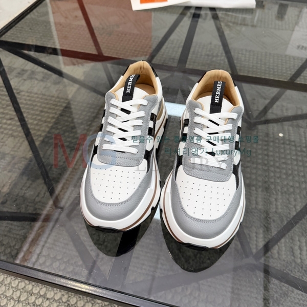 ���� �����޽� �ȭ HR906552-4