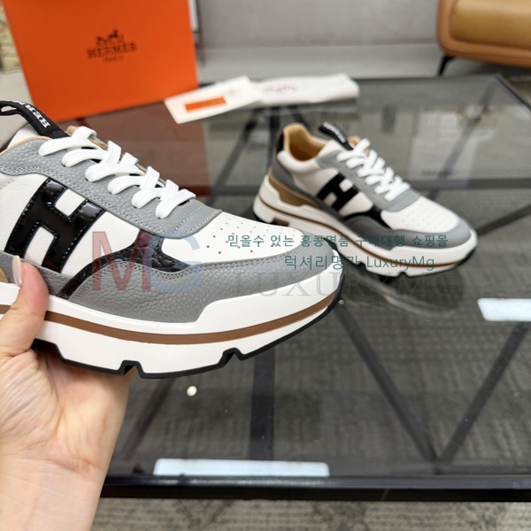 ���� �����޽� �ȭ HR906552-4