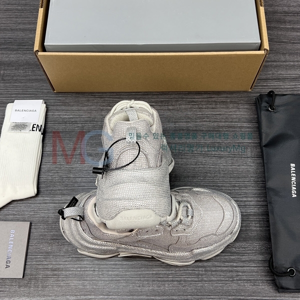 �������� �߷��þư� ����Ŀ�� BA8162603