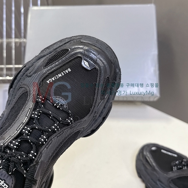 �������� �߷��þư� ����Ŀ�� BA81171