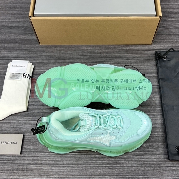 �������� �߷��þư� ����Ŀ�� BA8169066-7