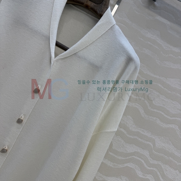 ���� �η�**�� ������ ����� LP451044-7