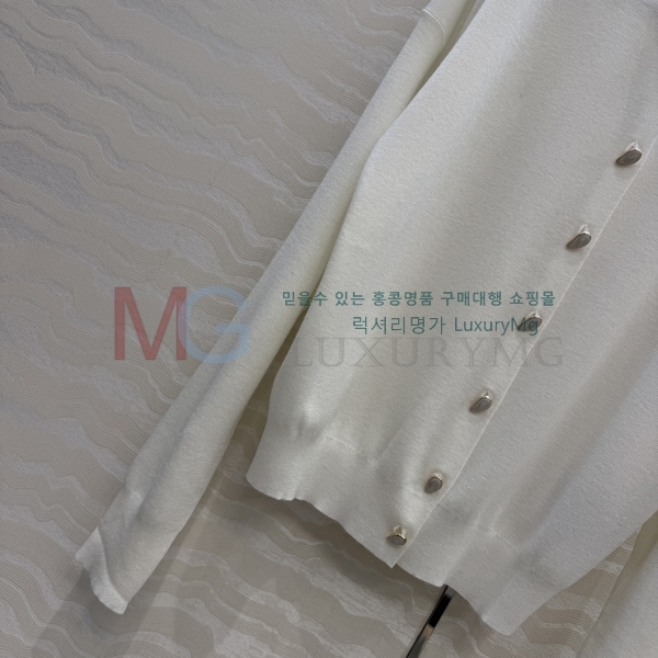 ���� �η�**�� ������ ����� LP451044-7