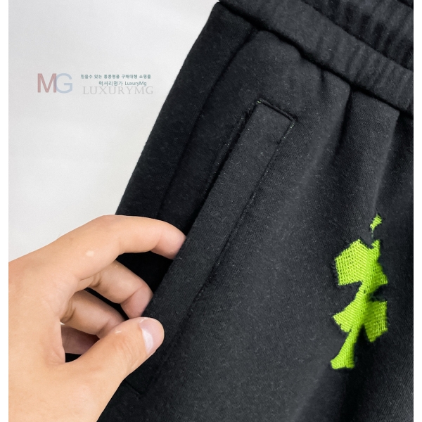 ���� ũ������ �ݹ��� 23436290-1