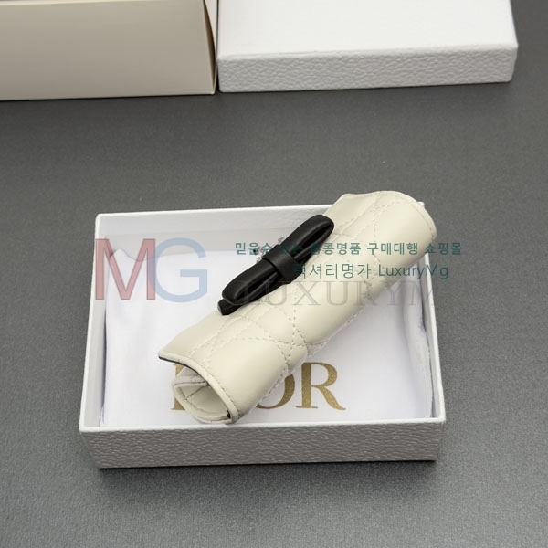 ��� ���̵� ��� �۸��� ���� S2607-2