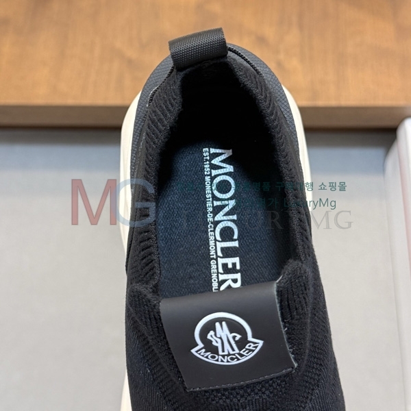 ���� ��**�� �ȭ MK630551-1