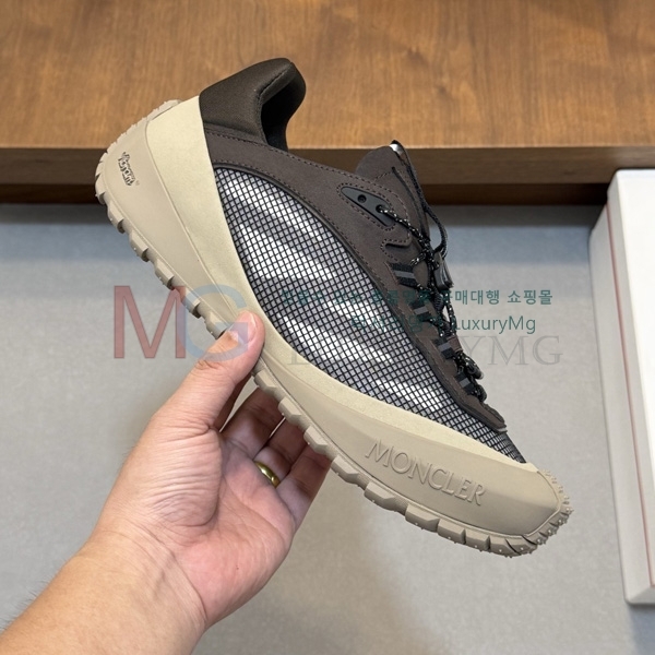 ���� ��**�� �ȭ MK6322206-2