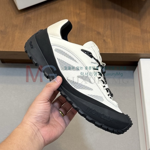 ���� ��**�� �ȭ MK6322206-1