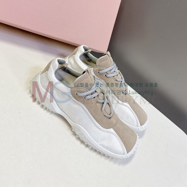 ���� �̿�̿� ����Ŀ�� MIU02240-3