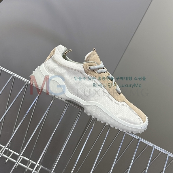 ���� �̿�̿� ����Ŀ�� MIU02240-3