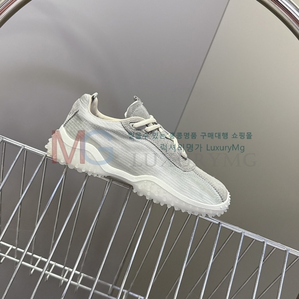 ���� �̿�̿� ����Ŀ�� MIU02240
