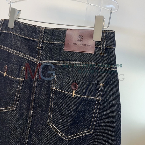 ���� ���ڷ� ��ġ�ڸ� ��ĿƮ BC232640-9