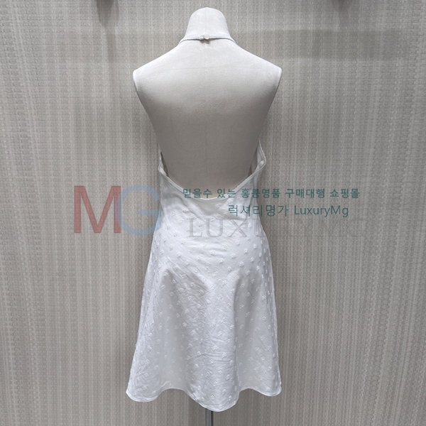 ���� �̿�̿� ���ǽ� MIU4356435-10
