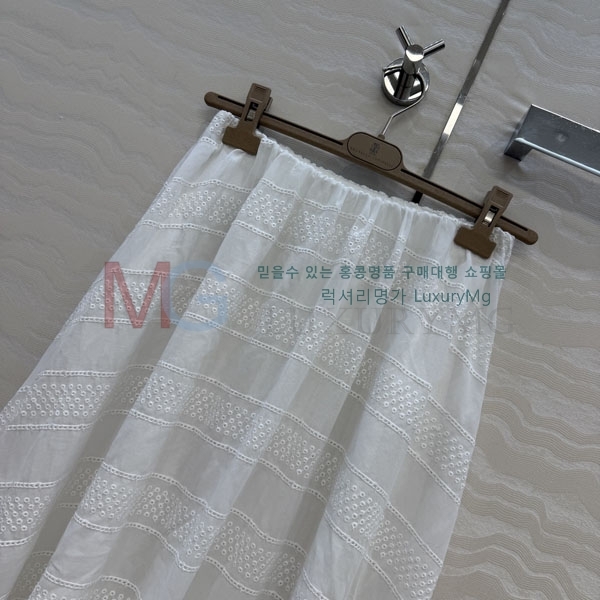 ���� ���ڷ� ��ġ�ڸ� ��ĿƮ BC232640-8